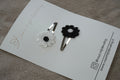 Duo klikklak - Bloemetje zwart & wit (4cm)