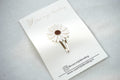 Klikklak -  "Leather flower wit - bruin" (5cm)
